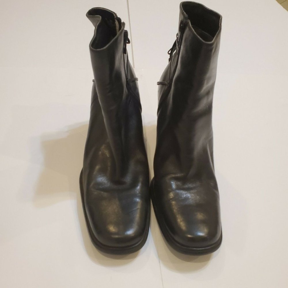 Apostrophe Black Leather Ankle Side Zip Boots Sz.